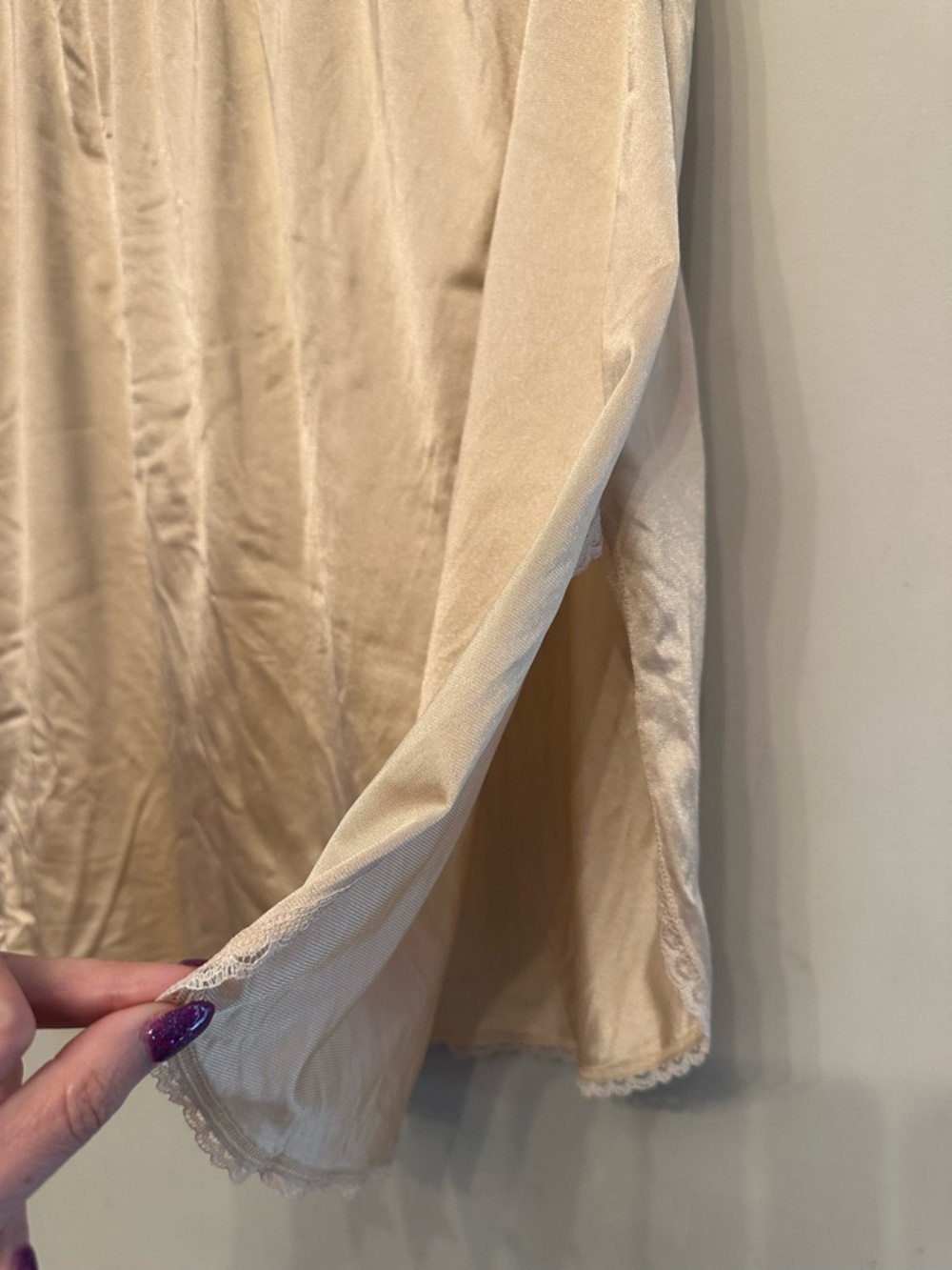 True Vintage Vanity Fair Beige 20” Half Slip with Lace Trim Size Medium - Picture 4 of 6